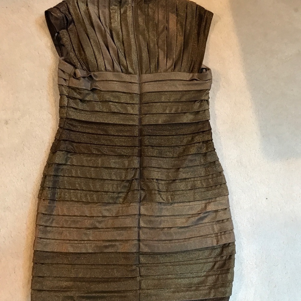 Dress - Picture 3 of 4